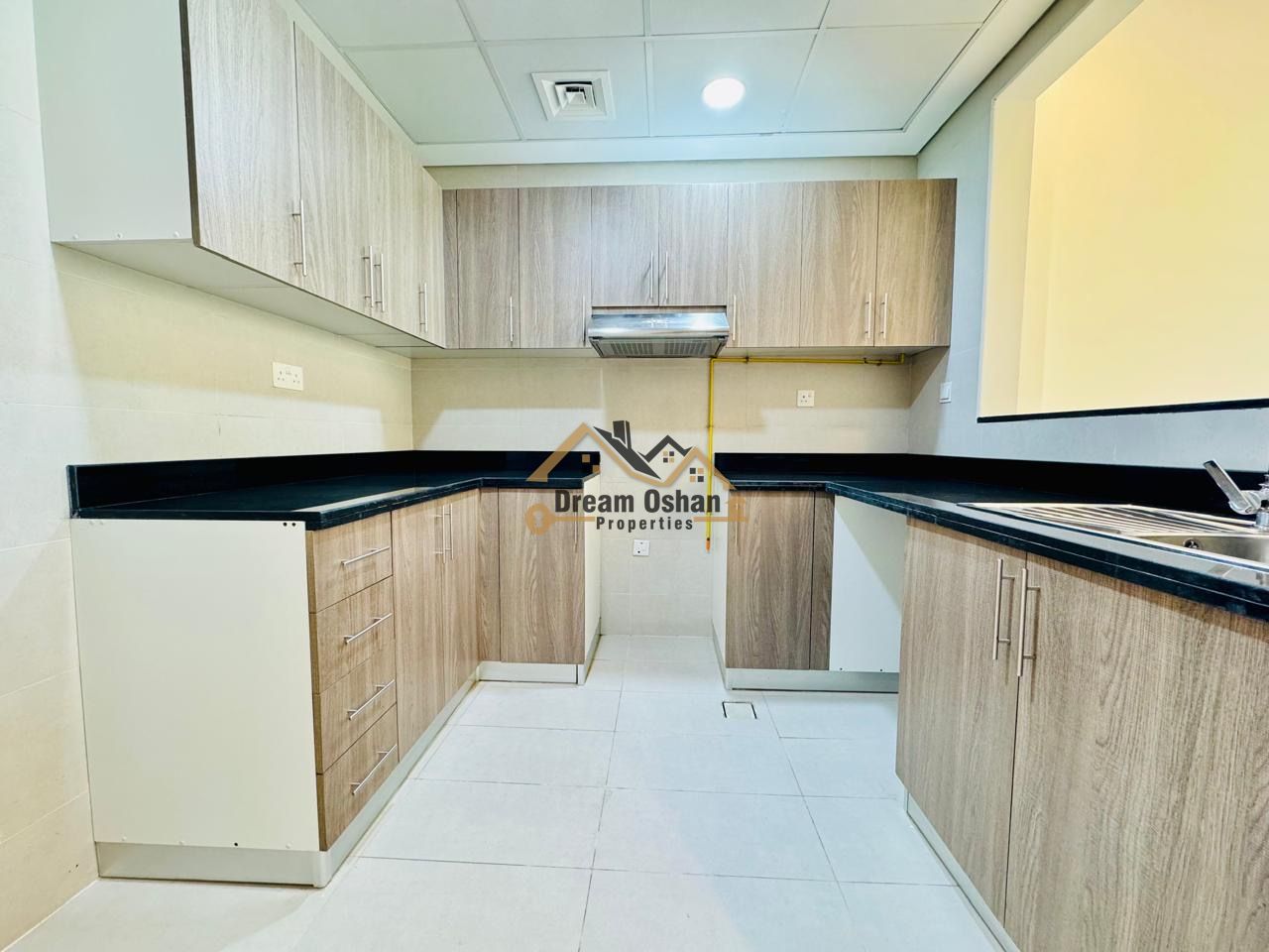 LAVISH 2BHK WITH LAUNDRY ROOM/ NEAR METRO