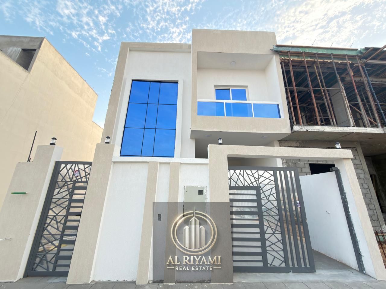 Elegant architectural design — High-quality construction — An unforgettable facade in a prime and strategic location