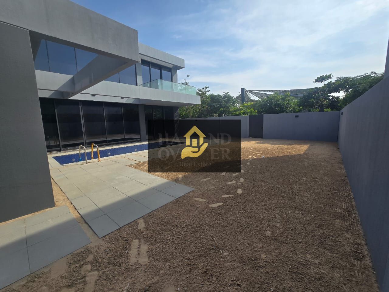 5 BR SIGNATURE