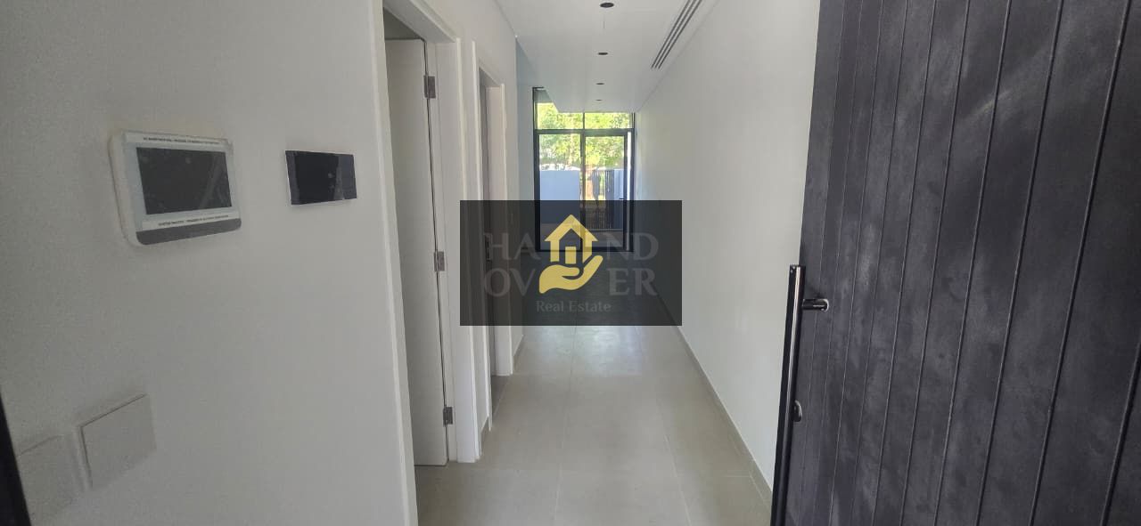 4 BED MIDDLE ROBINIA