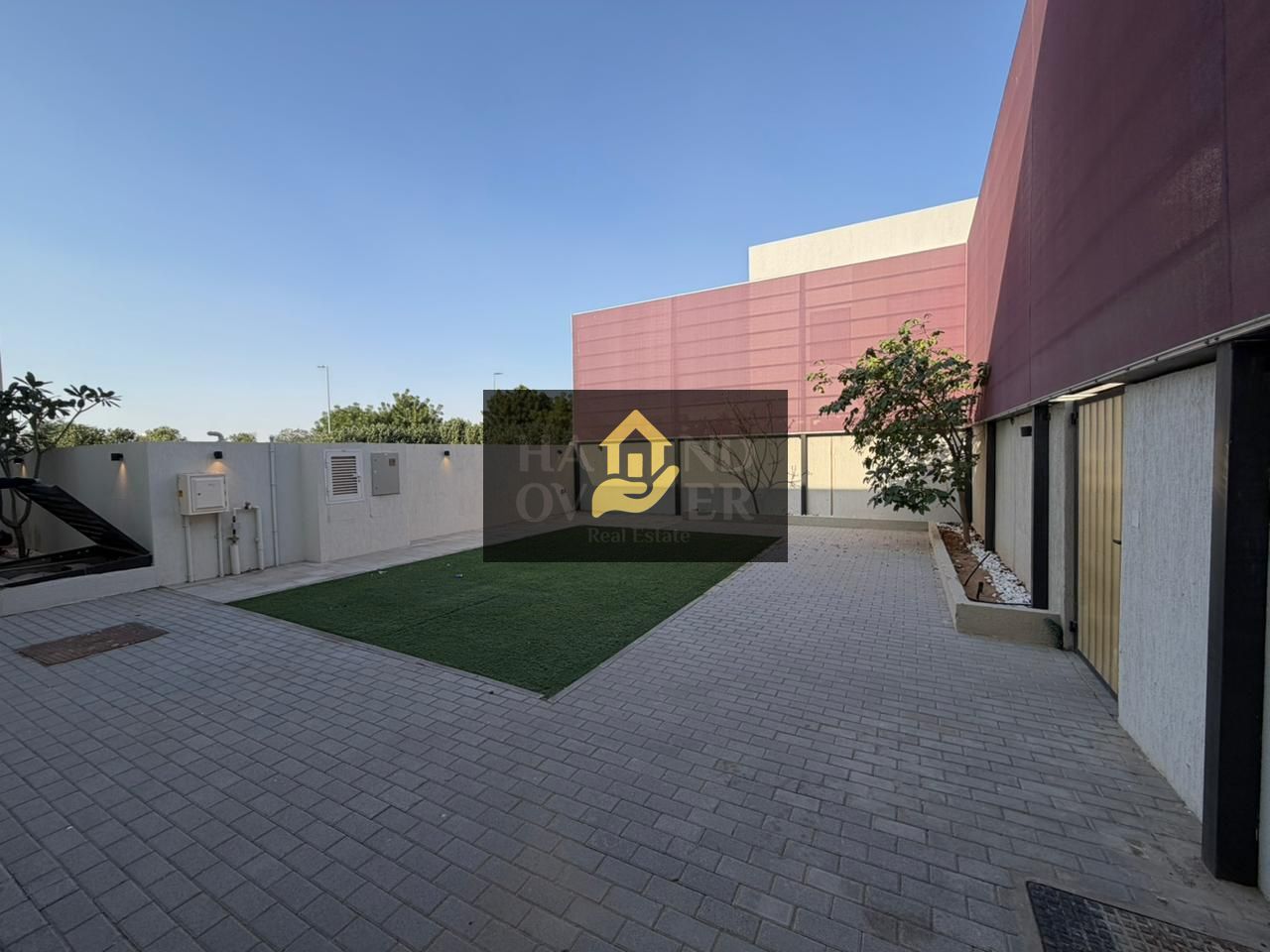 4BEDROOM TOWNHOUSE WITH BIGGER LAYOUT