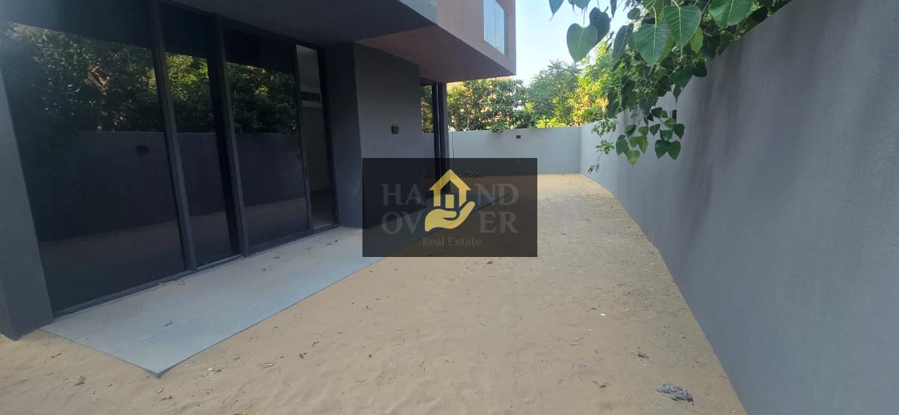 4BED CORNER UNIT WITH MAJILIS