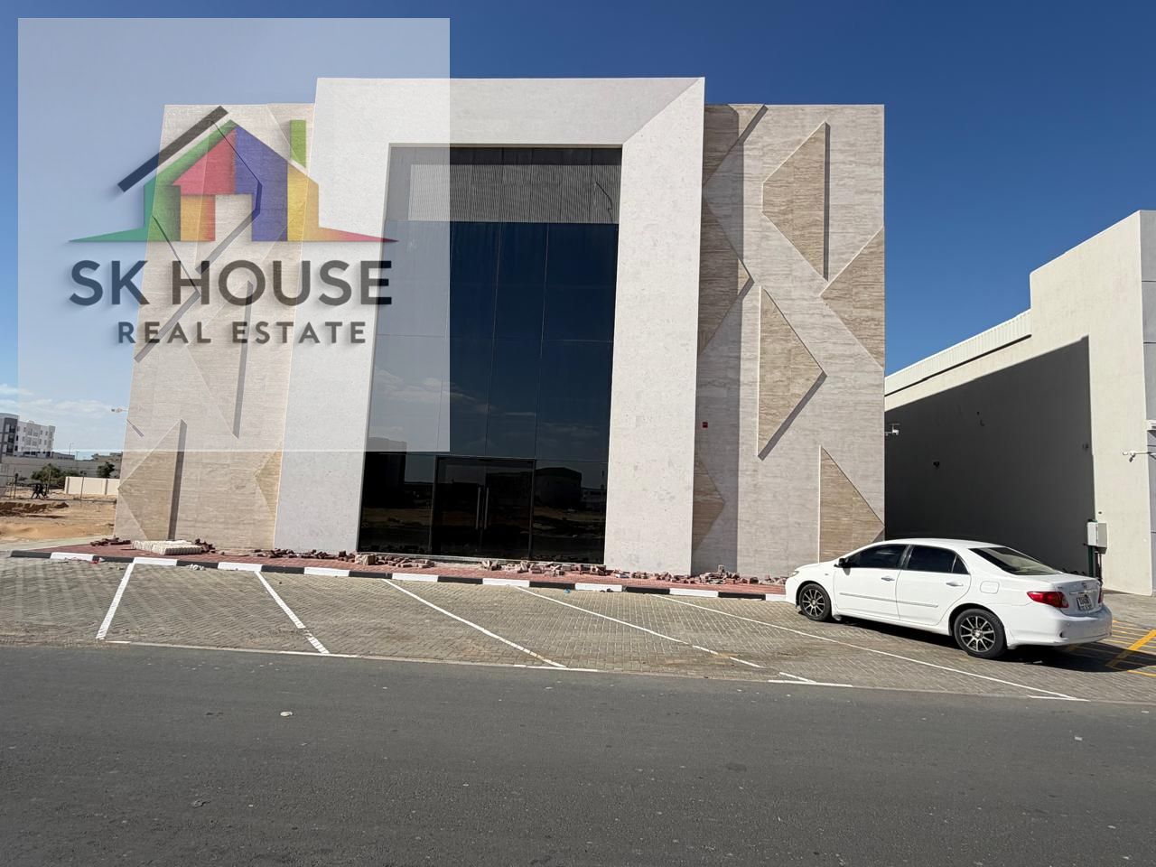 SHOWROOM FOR RENT ,(outlet,,market,warehose)