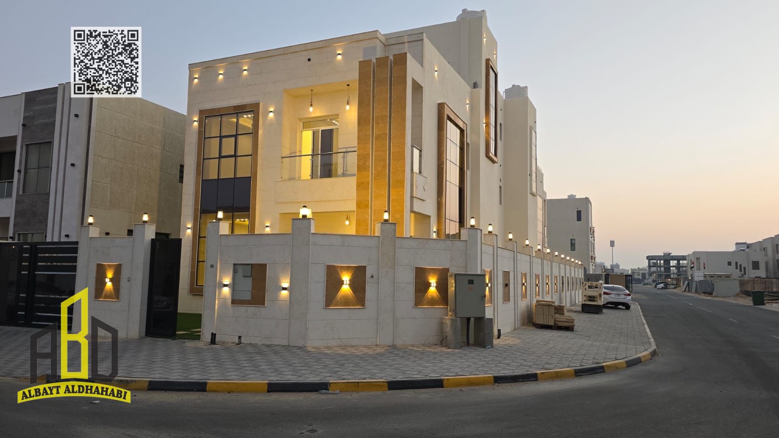 Villa for sale, corner lot on two streets, very distinctive finishing, close to all services, with a very distinctive roof terrace.