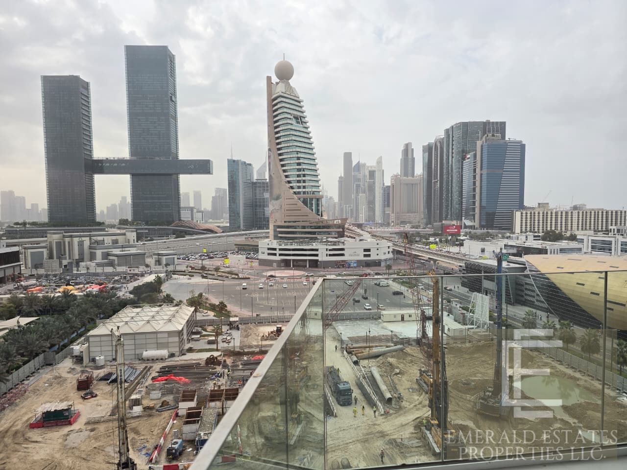 ICONIC CITY VIEW | SPACIOUS 2 BR | CLOSE TO METRO
