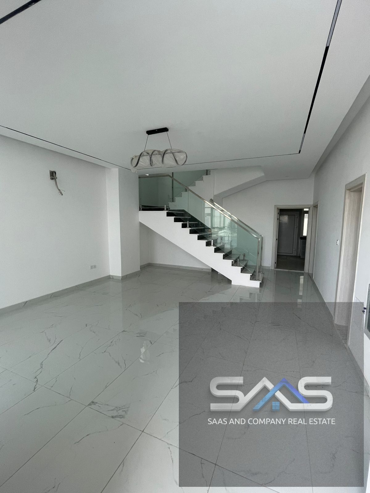 A newly built villa for sale with five master bedrooms, elegant design, excellent finishing, upscale residential environment and high investment value