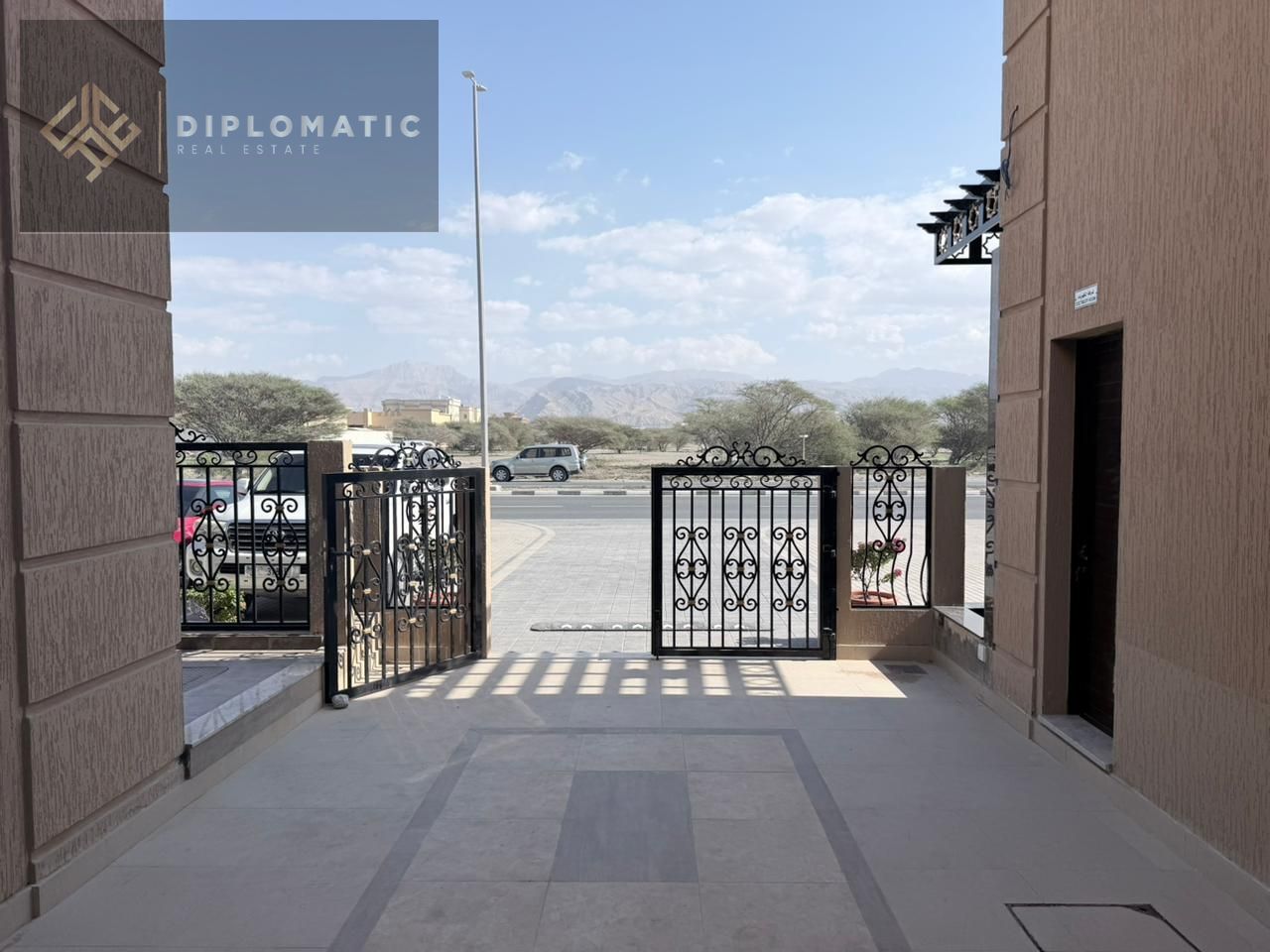 Spacious 3 Master Bedroom Villa in Seih Al Aribi
