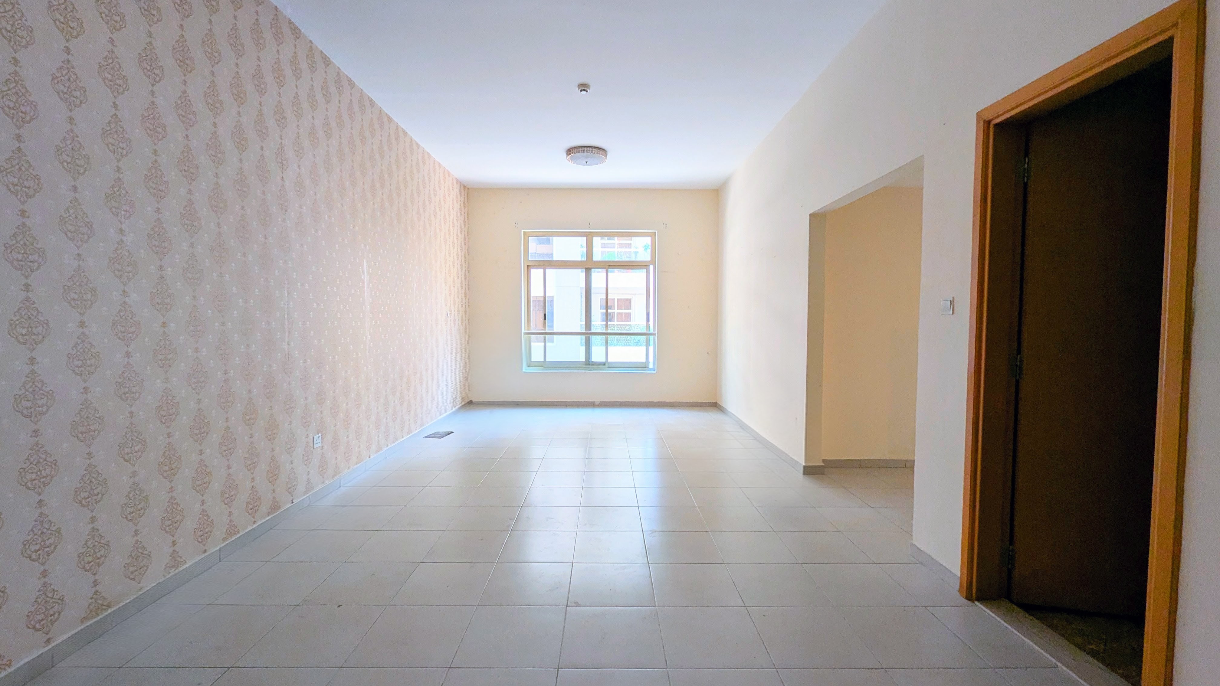 2 BHK WITH BALCONY HUGE SIZE LAYOUT ALL AMENITIES ONLY FAMILY