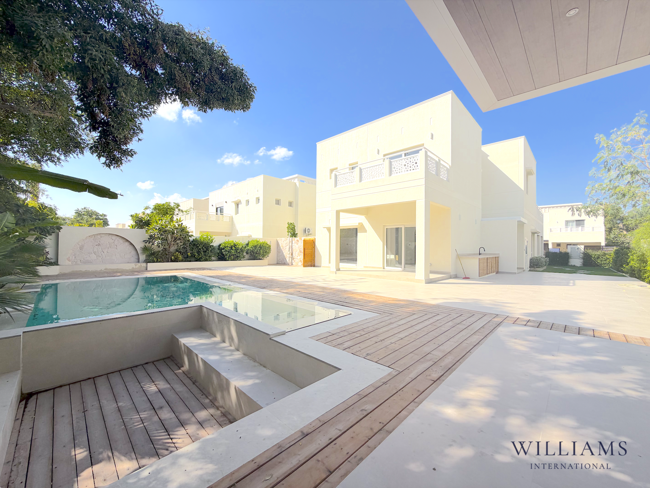 FULLY RENOVATED | LARGE PLOT | VACANT ON TRANSFER