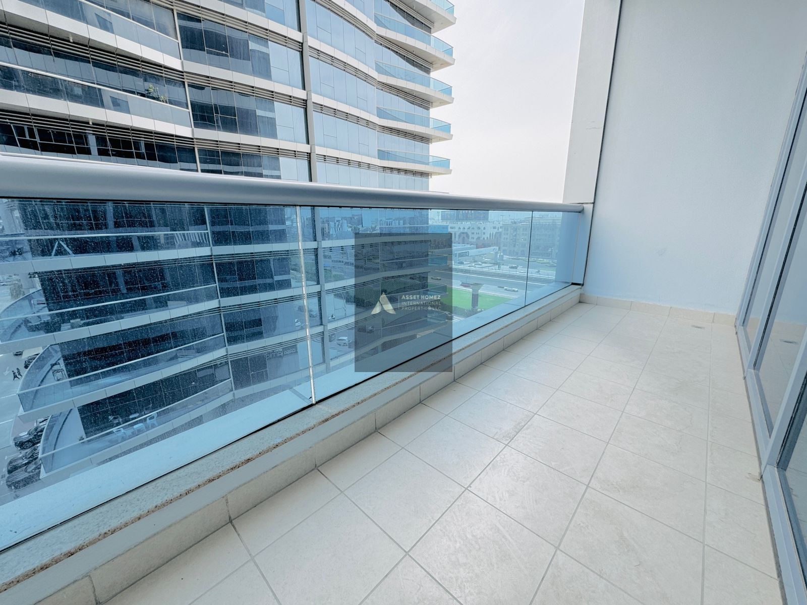 Spacious 2 Bed | Chiller Free| Great Location