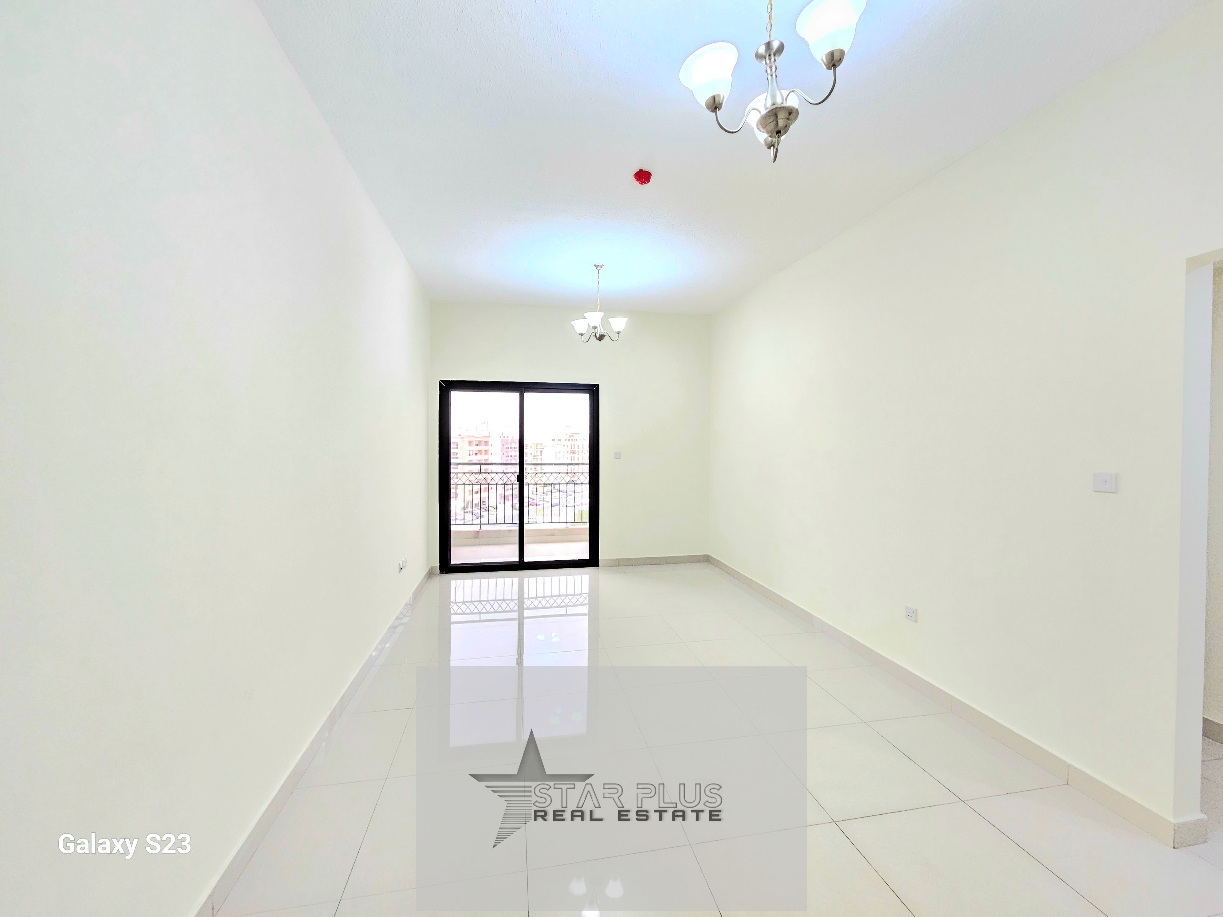 VERY SPACIOUS 2 BEDROOM APARTMENT AT THE MAIN LOCATION READY TO MOVE.