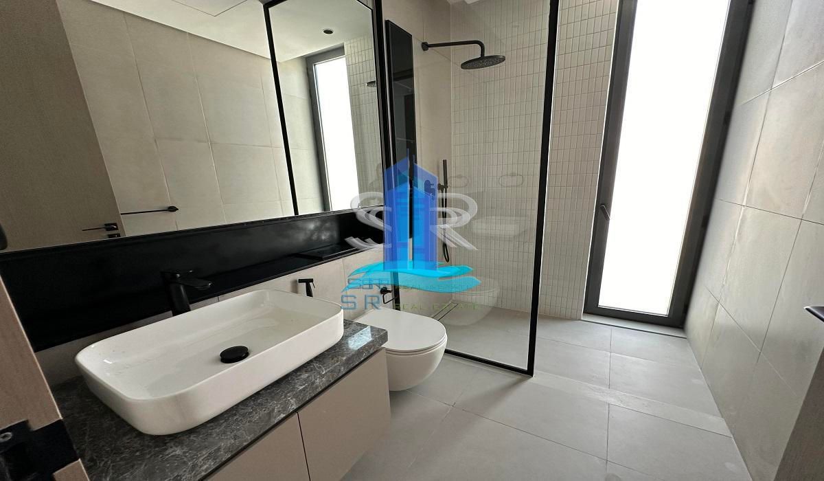 Ready To Move l 5 BR Villa + GS l Spacious Layout