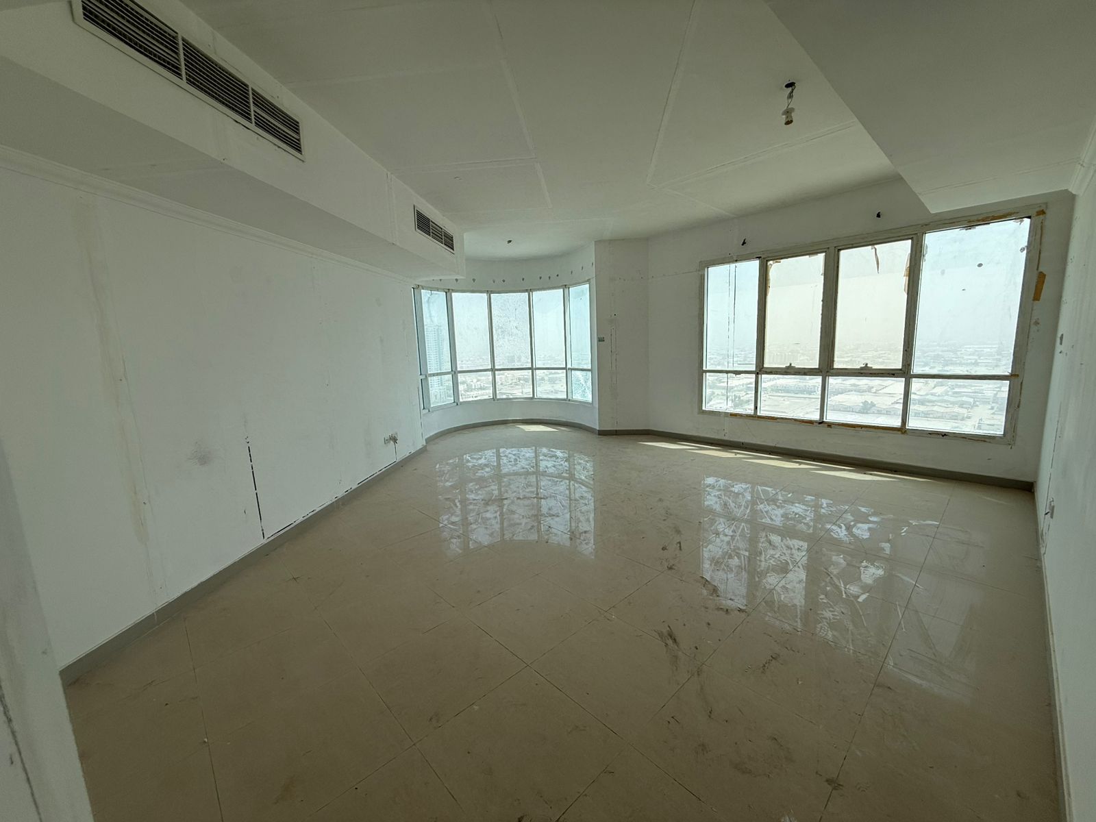 3 bedrooms and a hall in one of Al Majaz finest buildings, large spaces, maid room, free parking, quiet and family-friendly building.