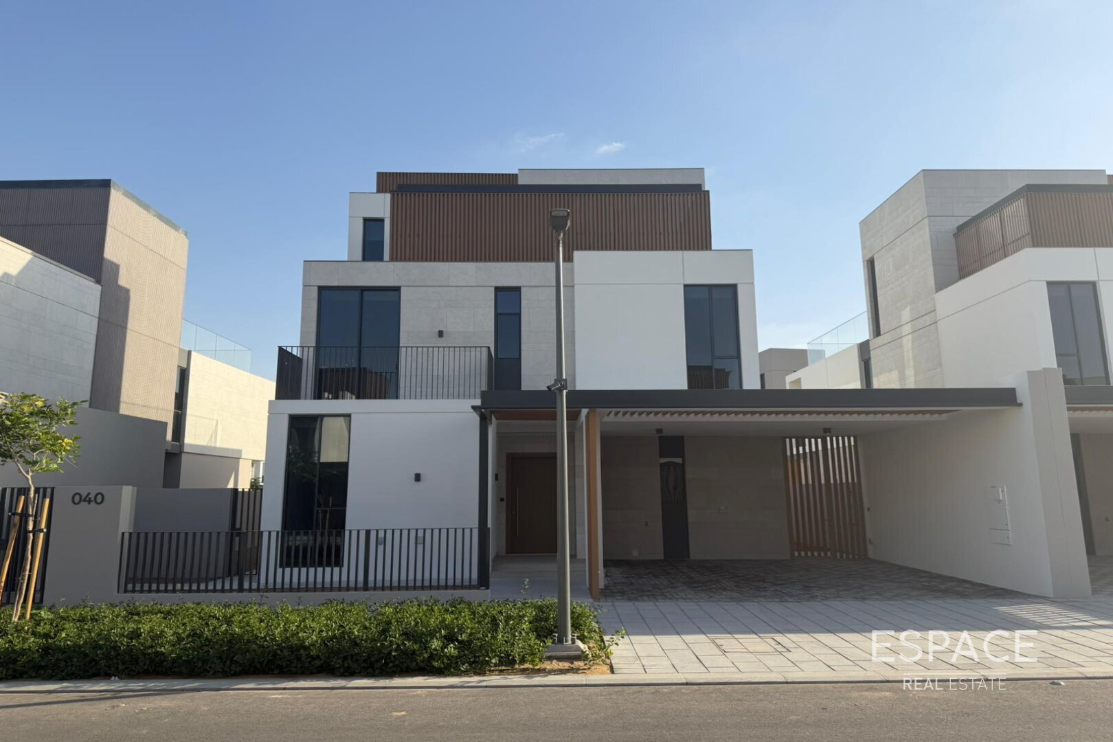 Branded | Negotiable | View Today