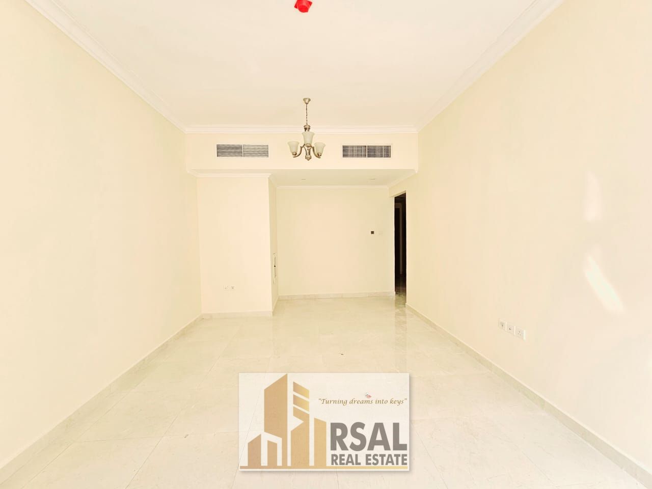 Lavish Family 1Bhk with low Commission//Coverd parking//Ready to Move//Easy Payment//Close to safari Mall