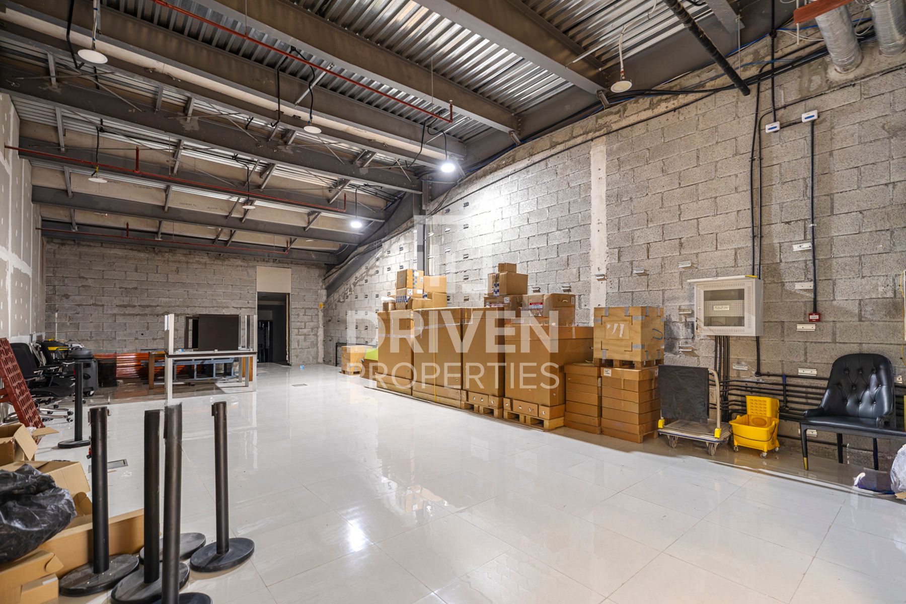 Semi-Fitted Retail for Rent and Prime Location