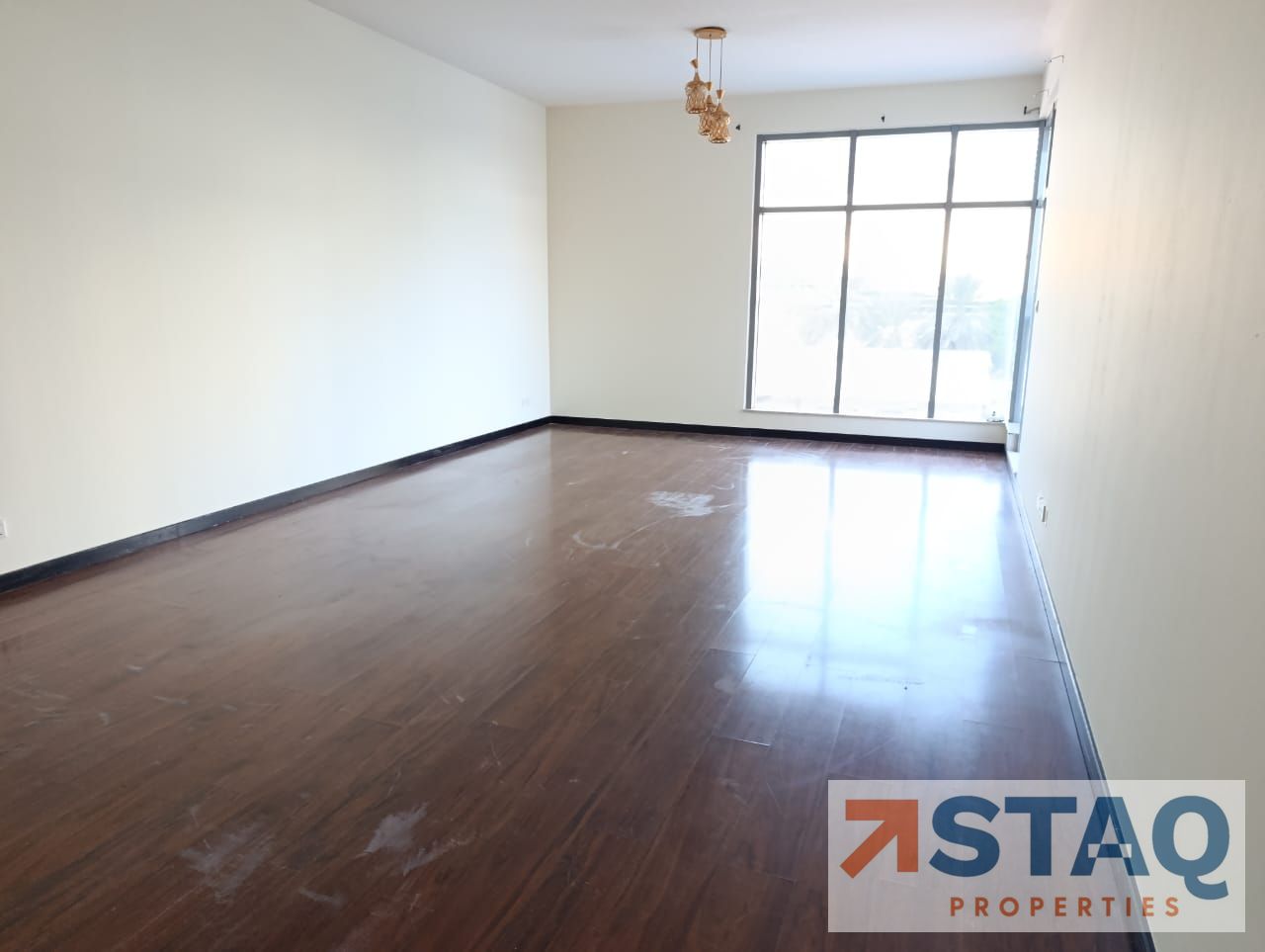 NEAR METRO | LAKE VIEW | SPACIOUS