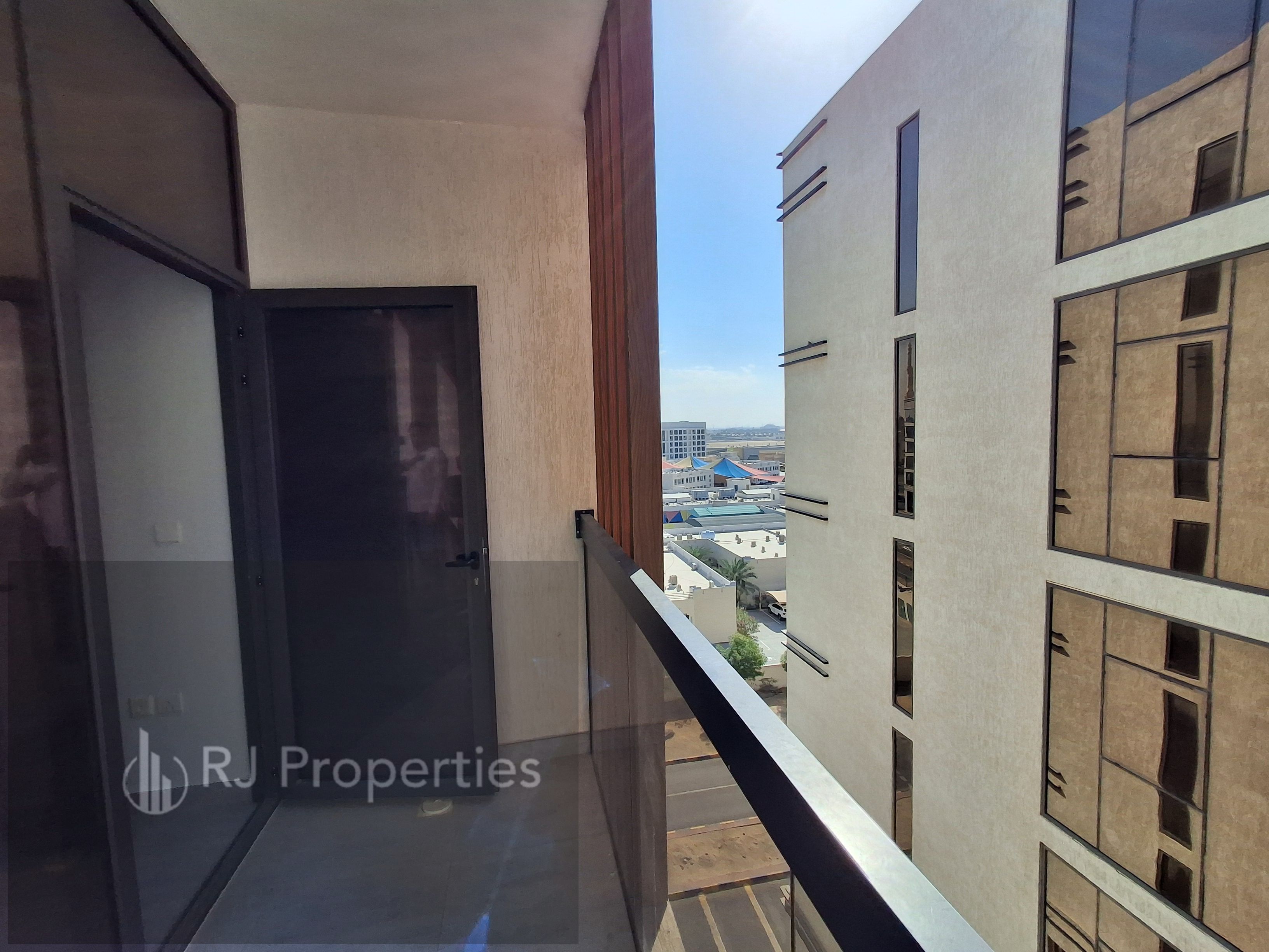 Brand new 1 BR apartment - Opposite Peace School - balcony - coverd parking - wardrobes - School Zone - family building