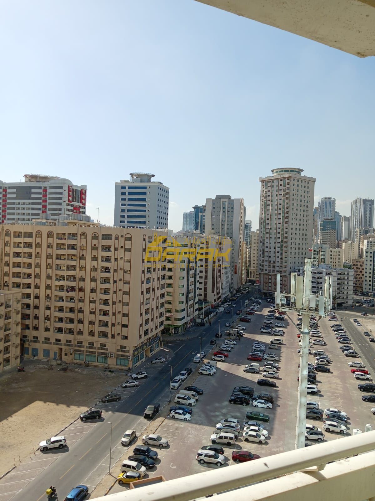 Enjoy comfortable living in this spacious and bright 2-bedroom apartment with a living room& balacony