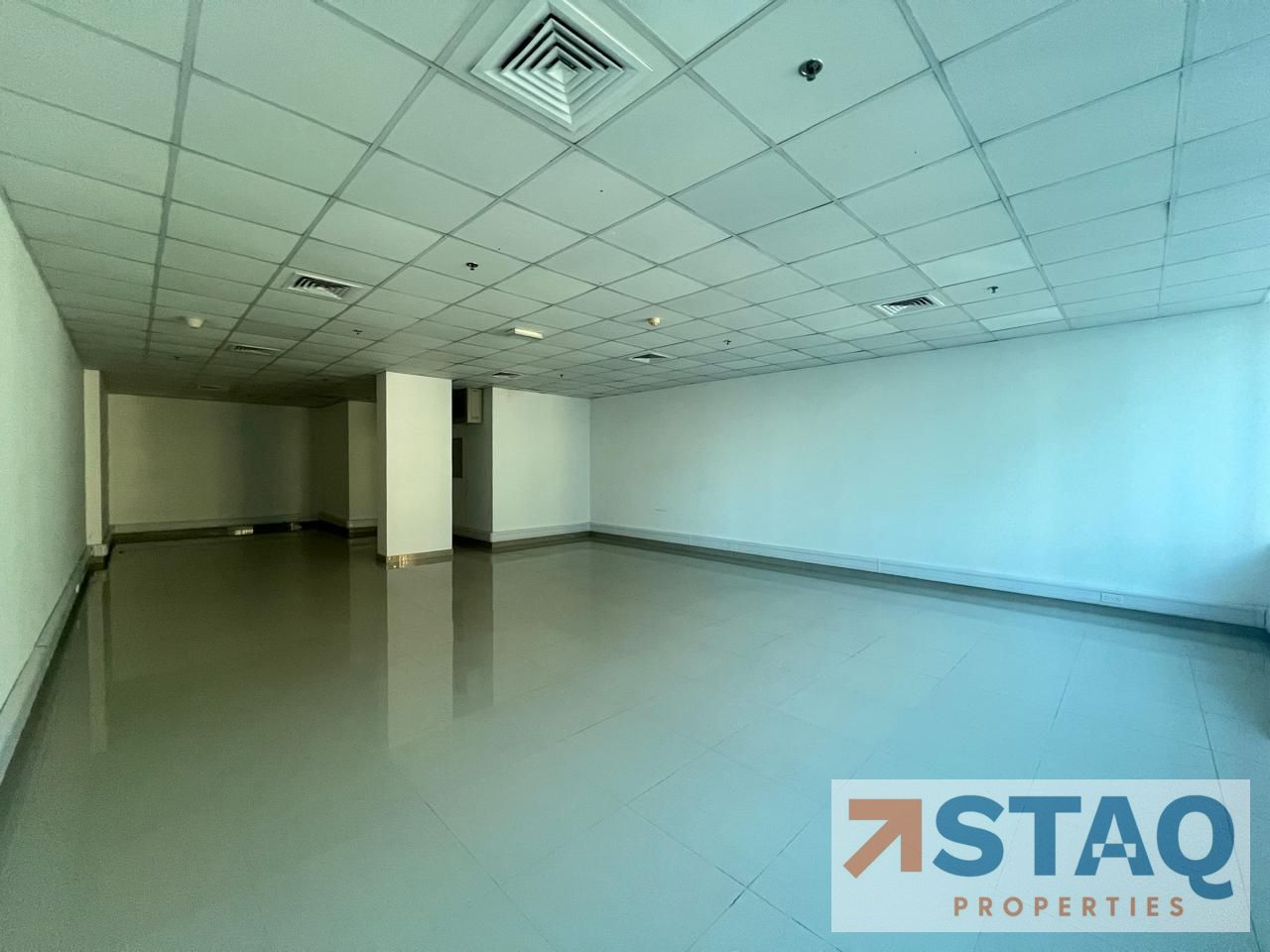 COMMERCIAL OFFICE SPACE | SPACIOUS | HOT LOCATION