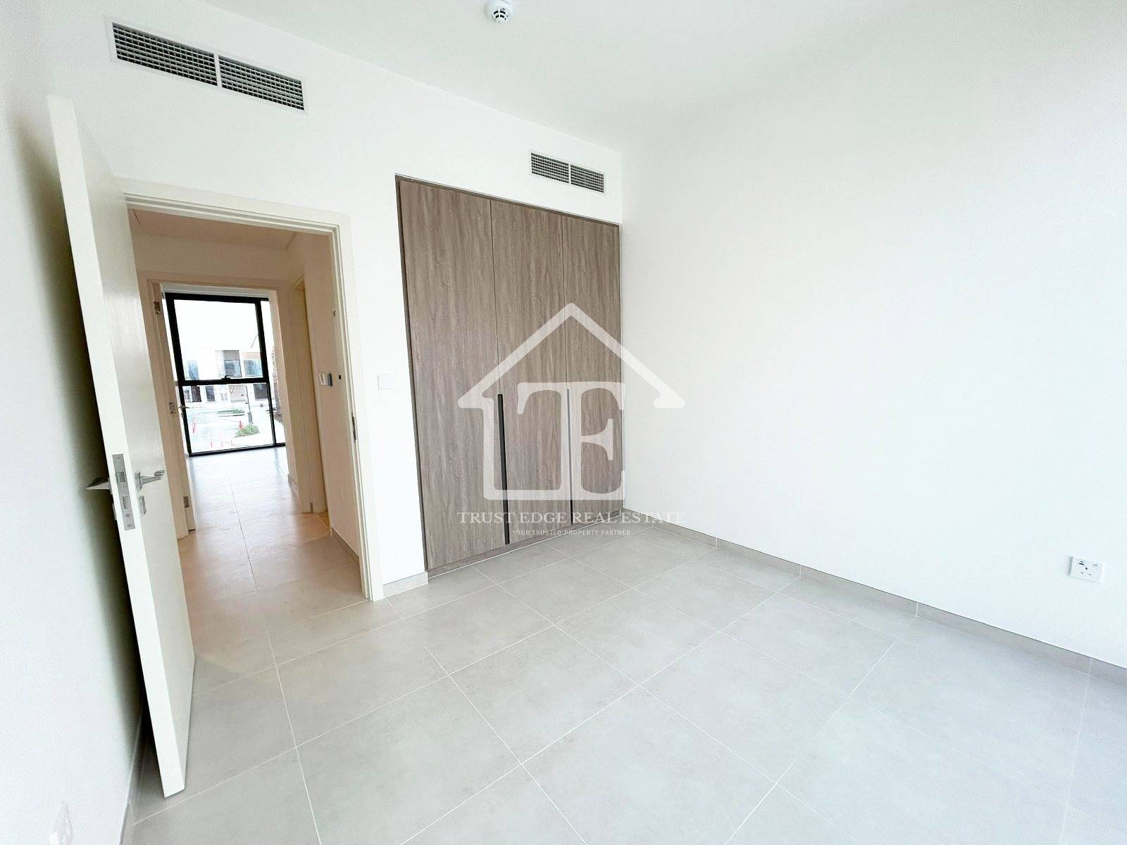 Vacant | Single Row | Near Entrances | Prime Area