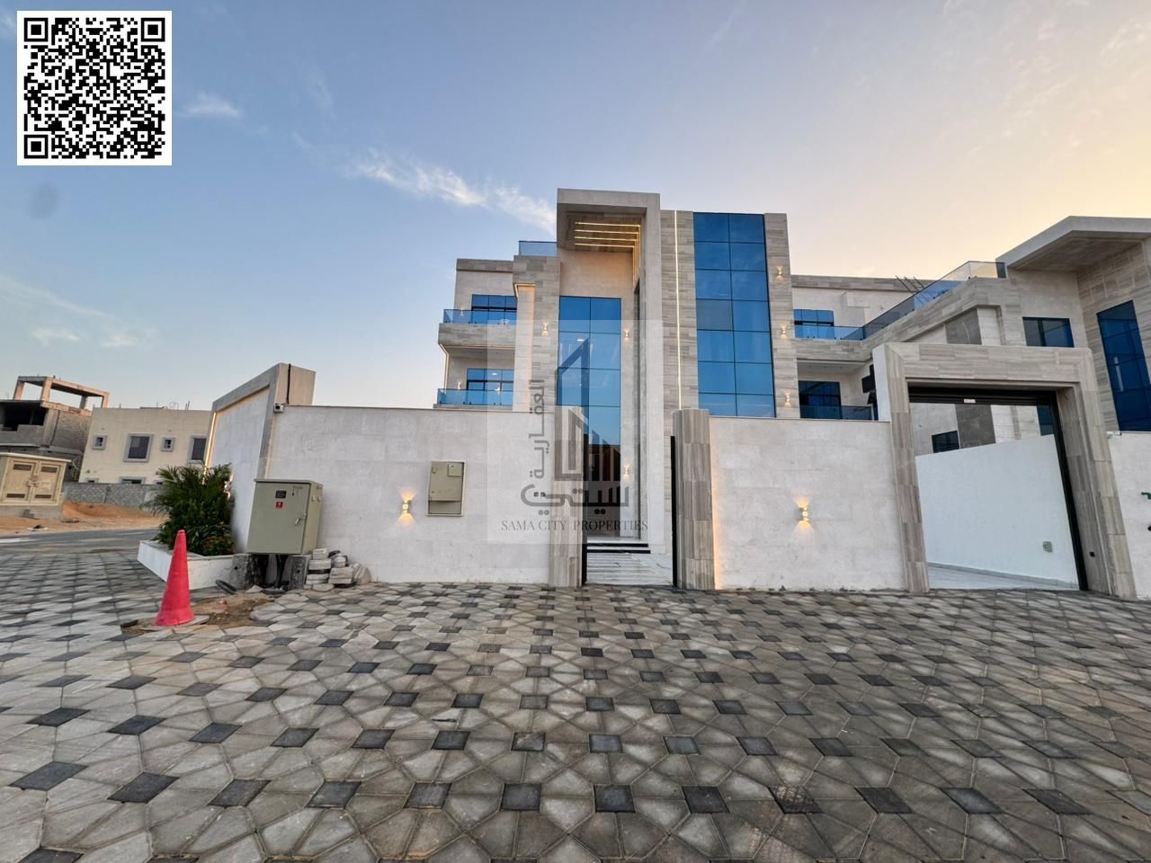 Furnished Villa with Pool Roof and Panorama Lift