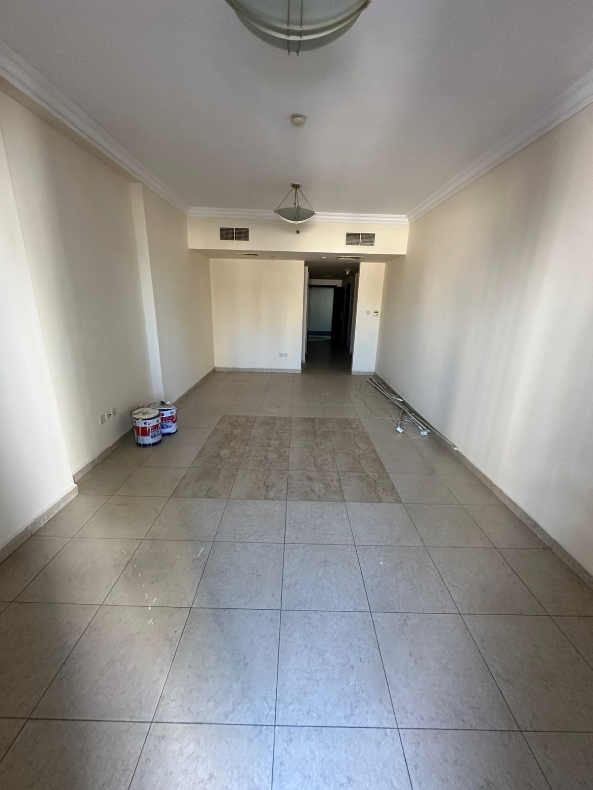 For annual rent in Sharjah, Al Taawun area: three bedrooms, a living room, 3 bathrooms, and a balcony with a view of the lake. Free parking. Prime loc