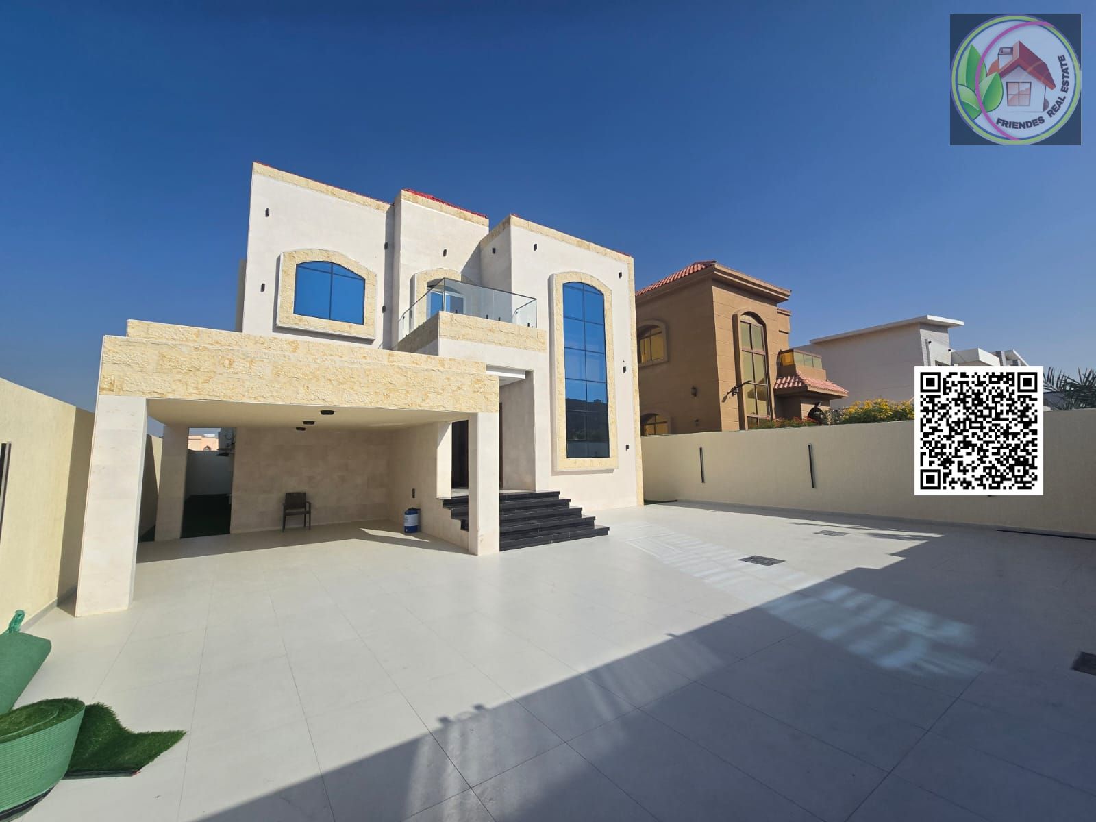 Luxury villa, fully serviced (water, electricity, and air conditioning) / Freehold for all nationalities / Prime location close to all amenities