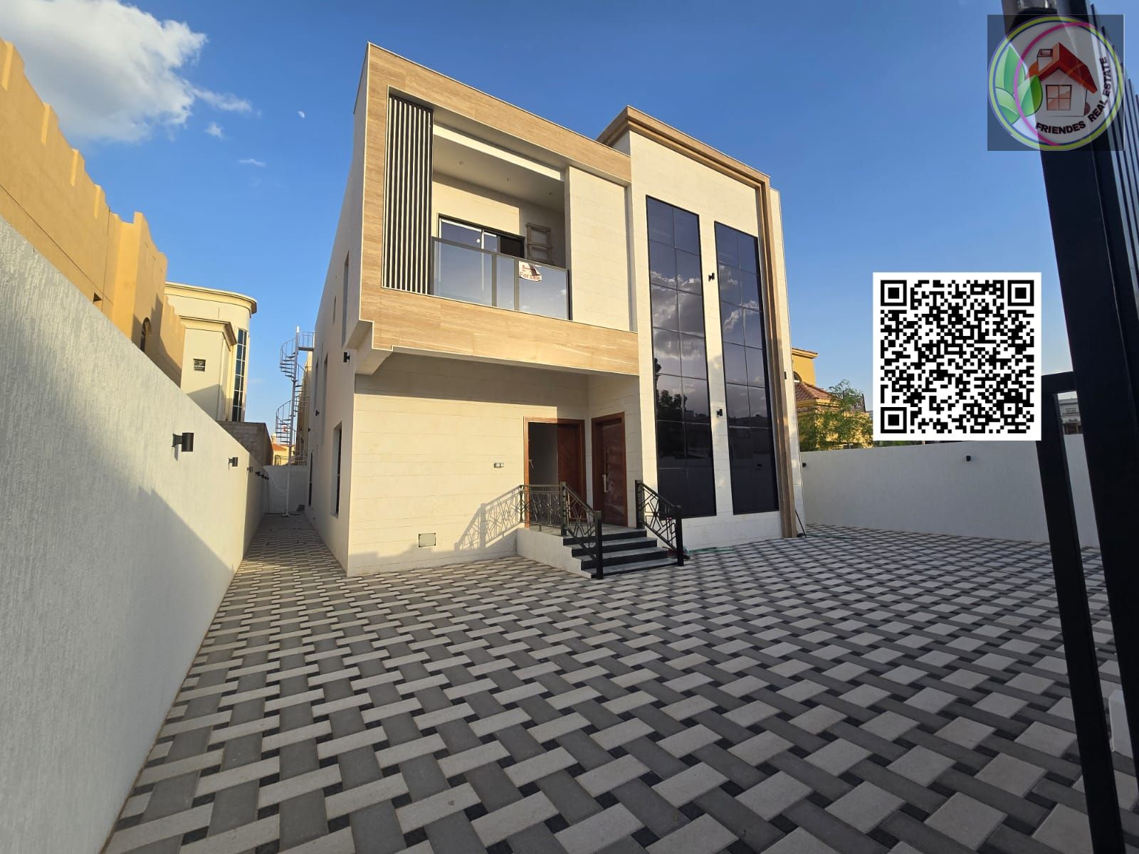Luxury villa, fully serviced (water, electricity, and air conditioning) / Freehold for all nationalities / Prime location close to all amenities