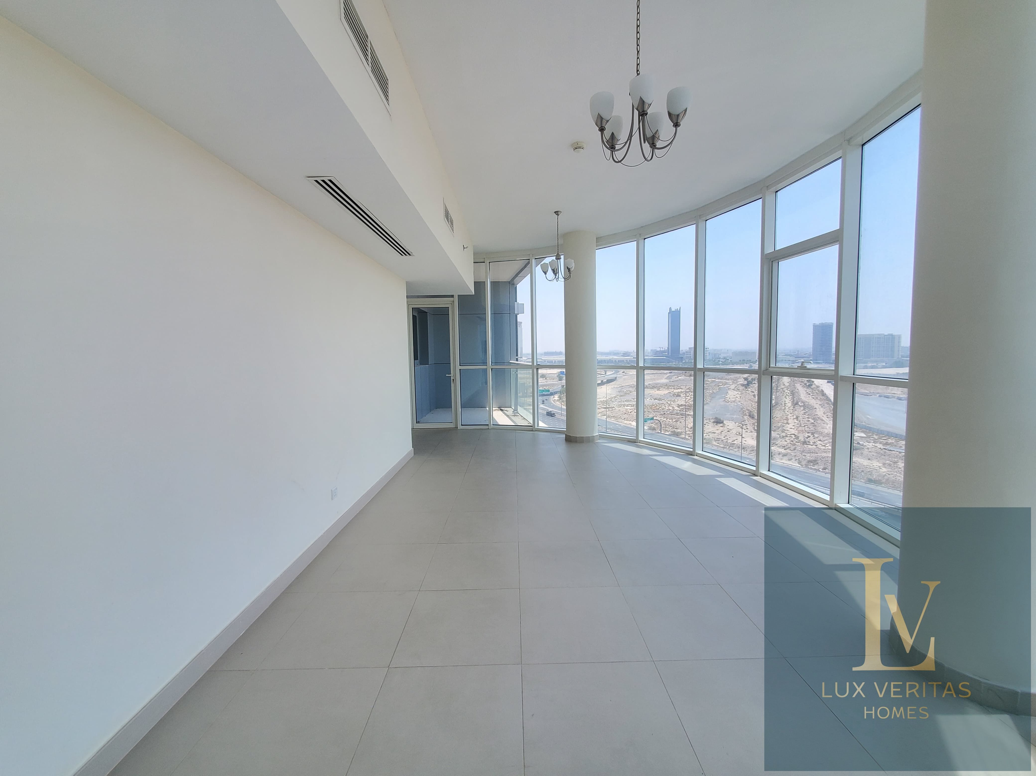 AC Inclusive | 12 Cheques | Kitchen Equipped