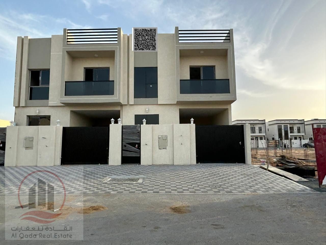 Villa for sale in Ajman, Al Helio area, including registration fees - 3 master bedrooms, living room, majlis, and maid's room. Open to all nationaliti