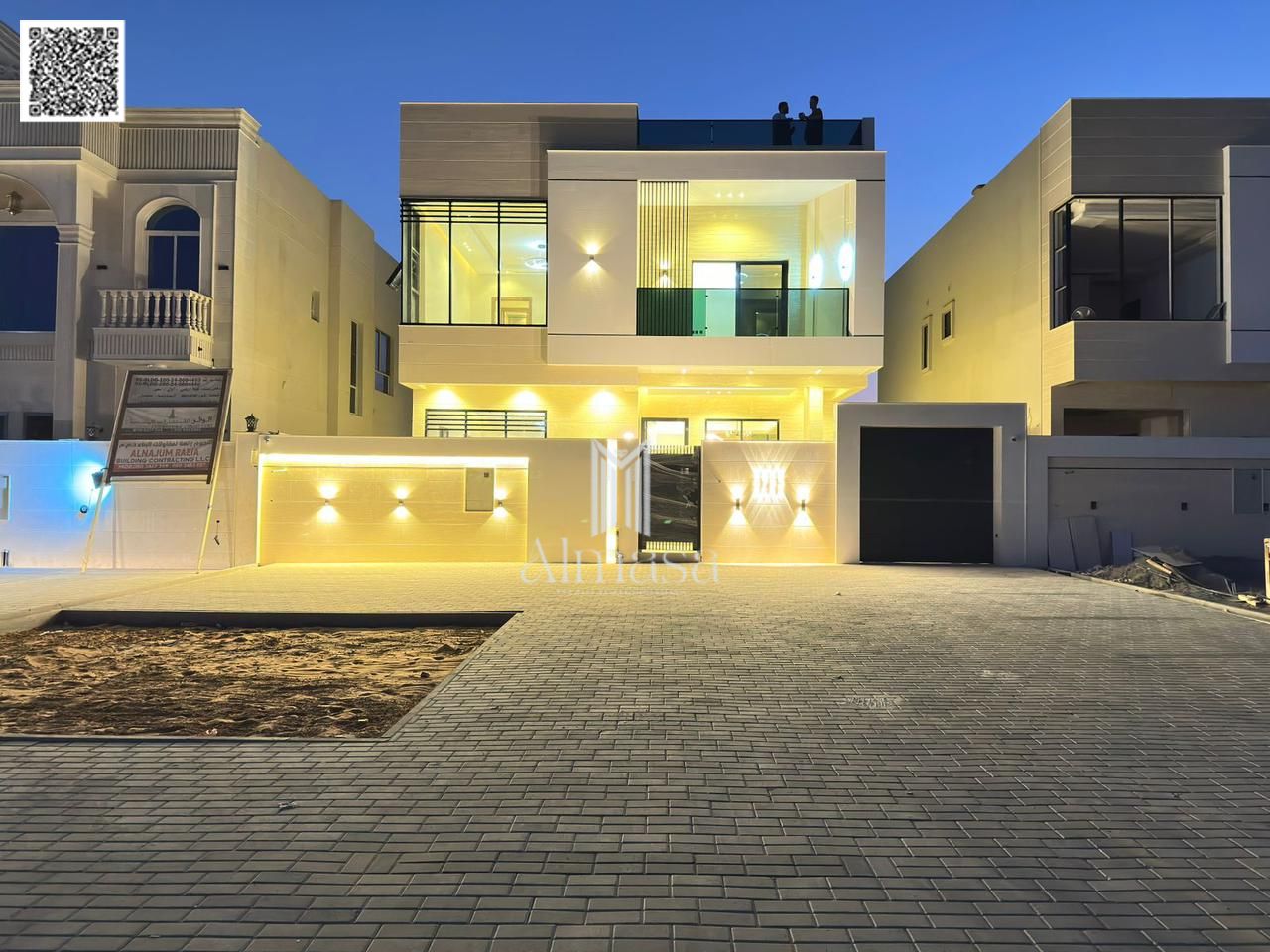 A golden opportunity to own a European-style villa with a large setback on a main street