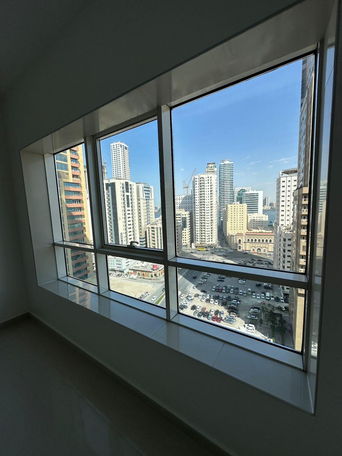 1 Luxury accommodation in Al Qasba | 3 bedrooms with gym, pool, and air conditioning provided by the owner