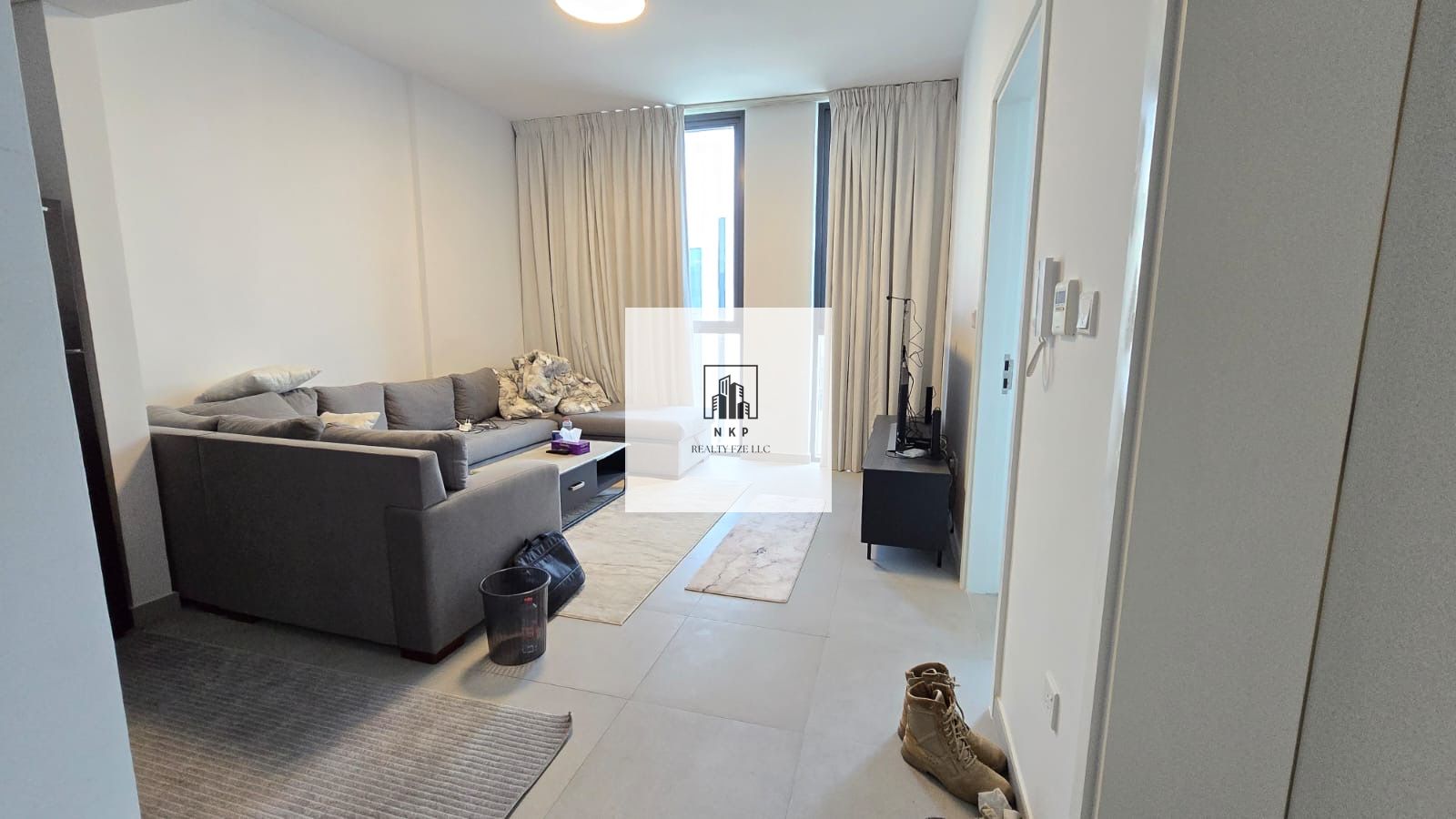 Specious luxury one bedroom full furnished for rent in Al Jada