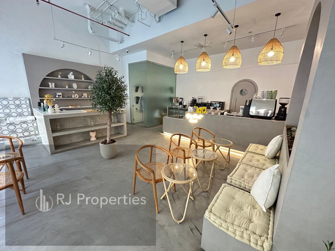 LUXURY SHOP FOR RENT 50K KEY money 25K new muwliha