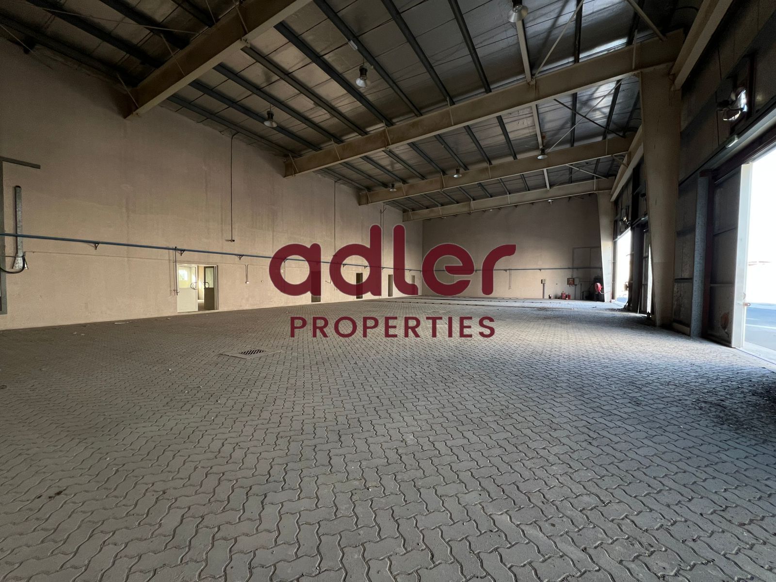 100KW POWER WAREHOUSE | DESIGNED TO SUPPORT LARGE-VOLUME OPERATIONS | SMOOTH LOADING UNLOADING ACCESS
