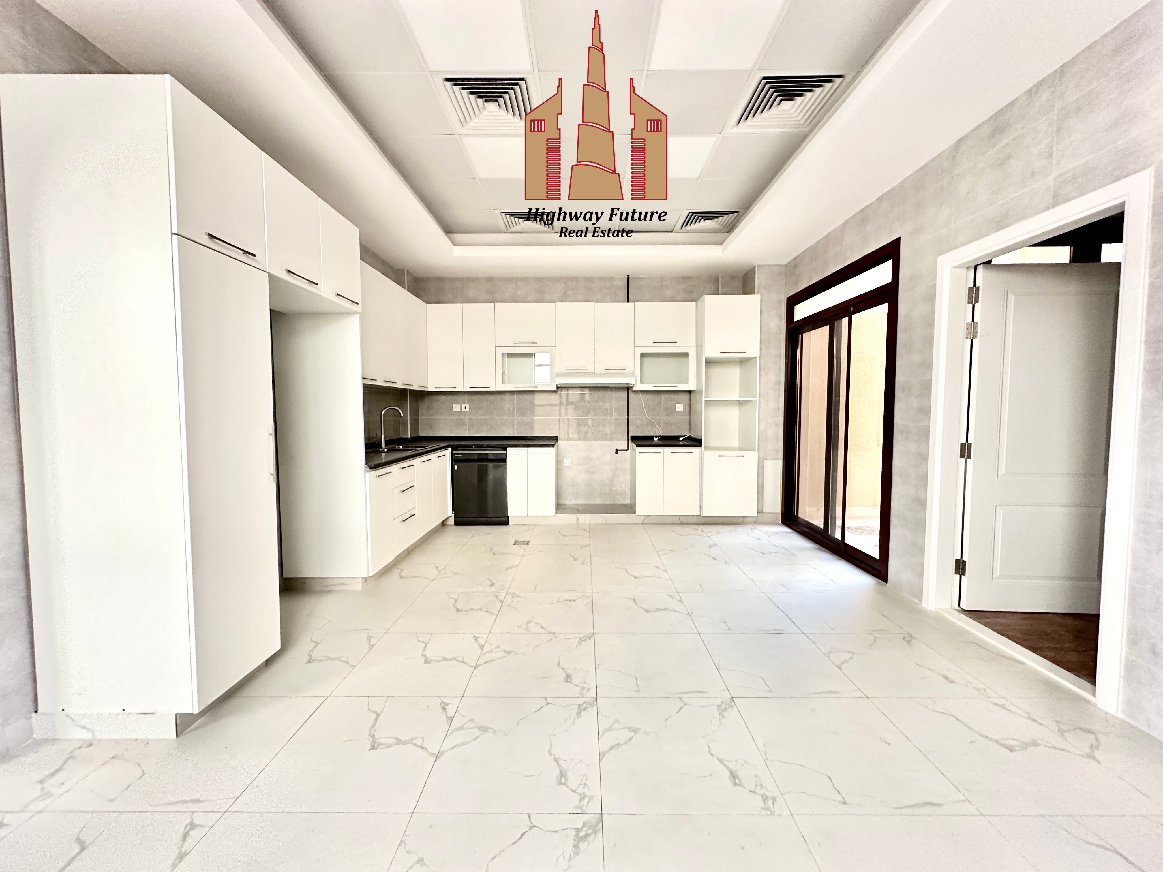 Ready to Move Spacious 4Villa 5Baths Maids/Laundry/Storage Room 145k