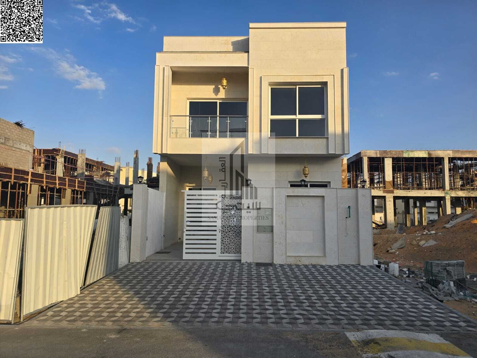 Villa for Sale in Al-Haliyo 2 Features: • 4 Master Bedrooms • Majlis with Bathroom • Living Room with Bathroom • Main Kitchen • Maid's Room • L