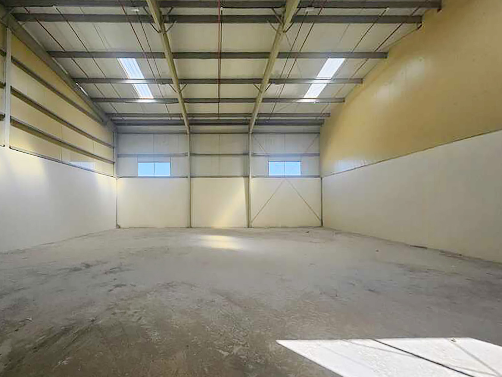 Ideal Car Service | High Ceiling | Easy Access
