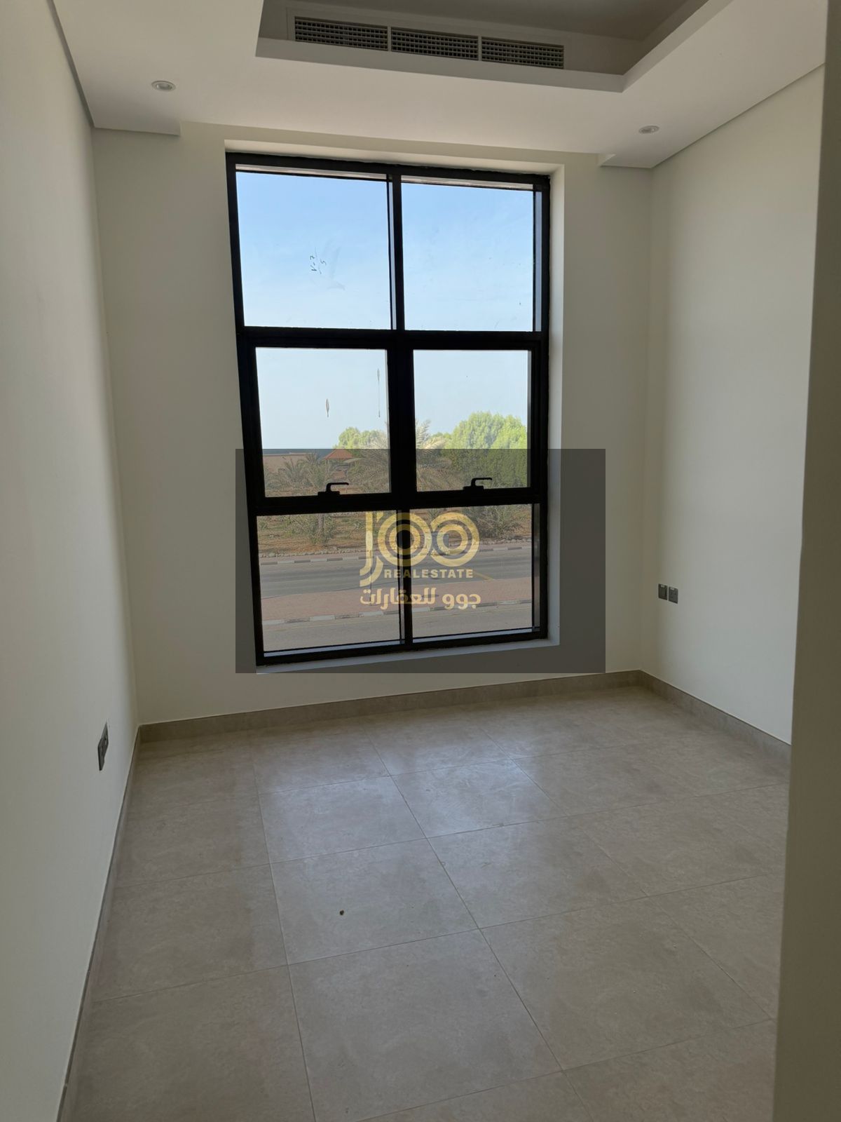 A distinctive villa in Umm Al Quwain, Al Ras area, consisting of five master bedrooms. It is a quiet area close to essential services.