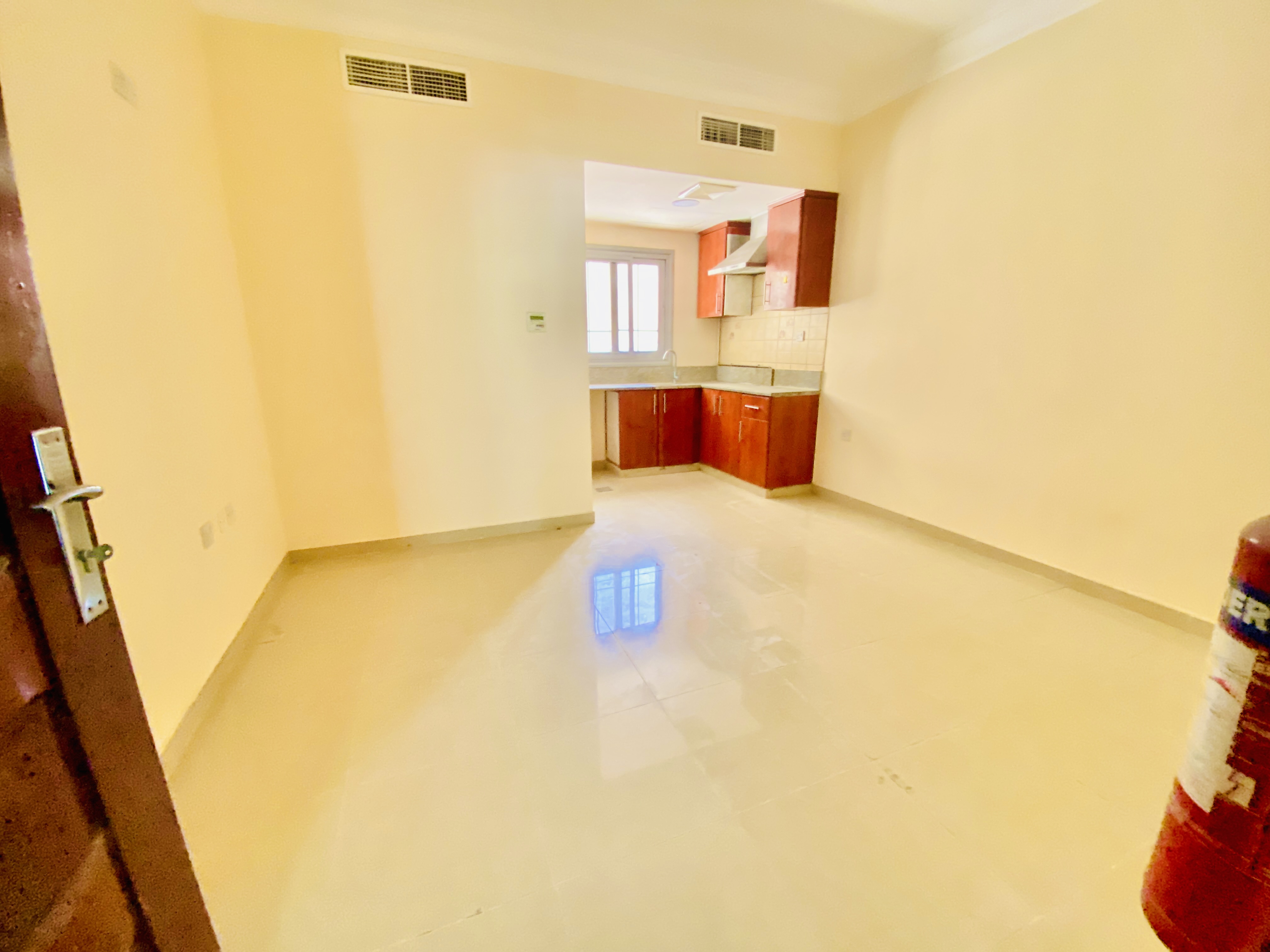 BIG STUDIO SPREATE KITCHEN PRIME LOCATION MUWALIEH SHARJAH