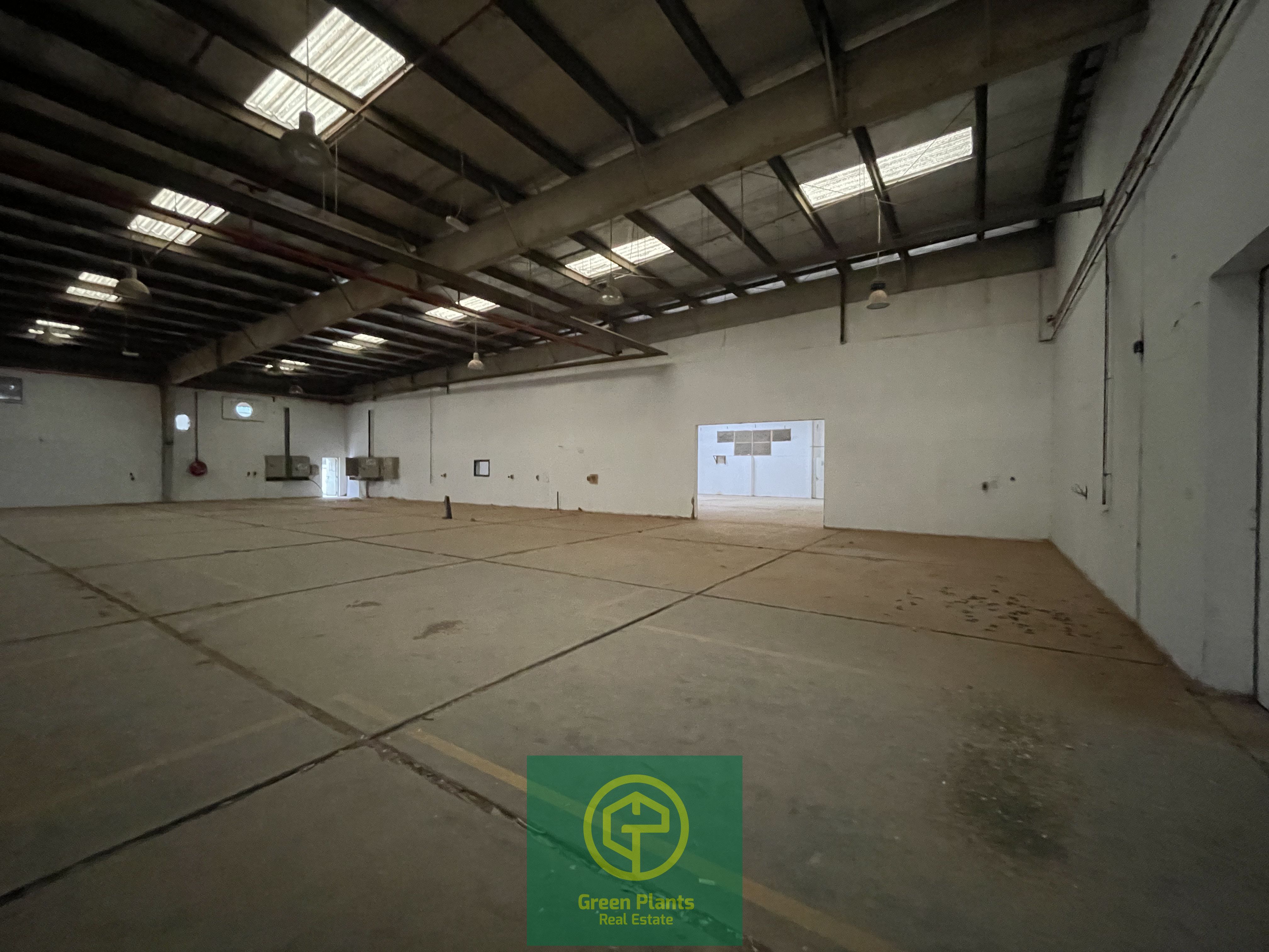Al Quoz 12,000 sq. Ft warehouse in a prime location suitable for commercial activities