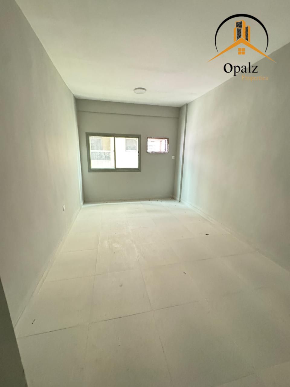 Spacious 1BHk in 35k With Saperate Hall Renovate Building Near Dubai Exit