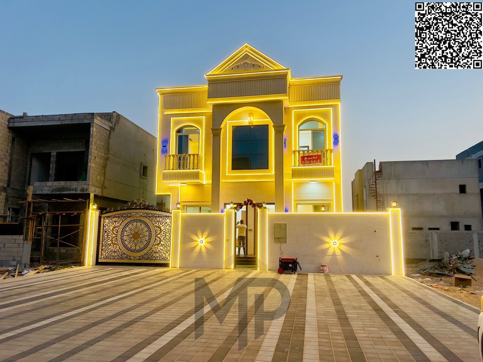 Classic design villa with 5 master bedrooms, excellent location on the main street, freehold ownership for all nationalities