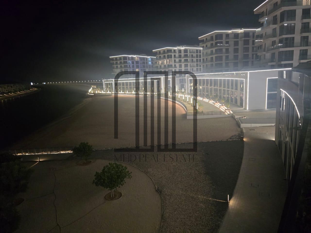 Spacious 1 Bedroom Apartment with Sea View, Balcony & Private Beach Access