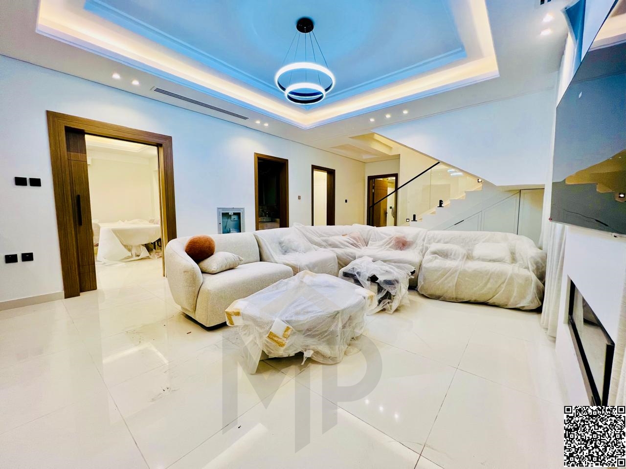 Includes electricity, water, air conditioning, and furniture at a very attractive price. Ready to move in, in one of the most prestigious areas of Ajm