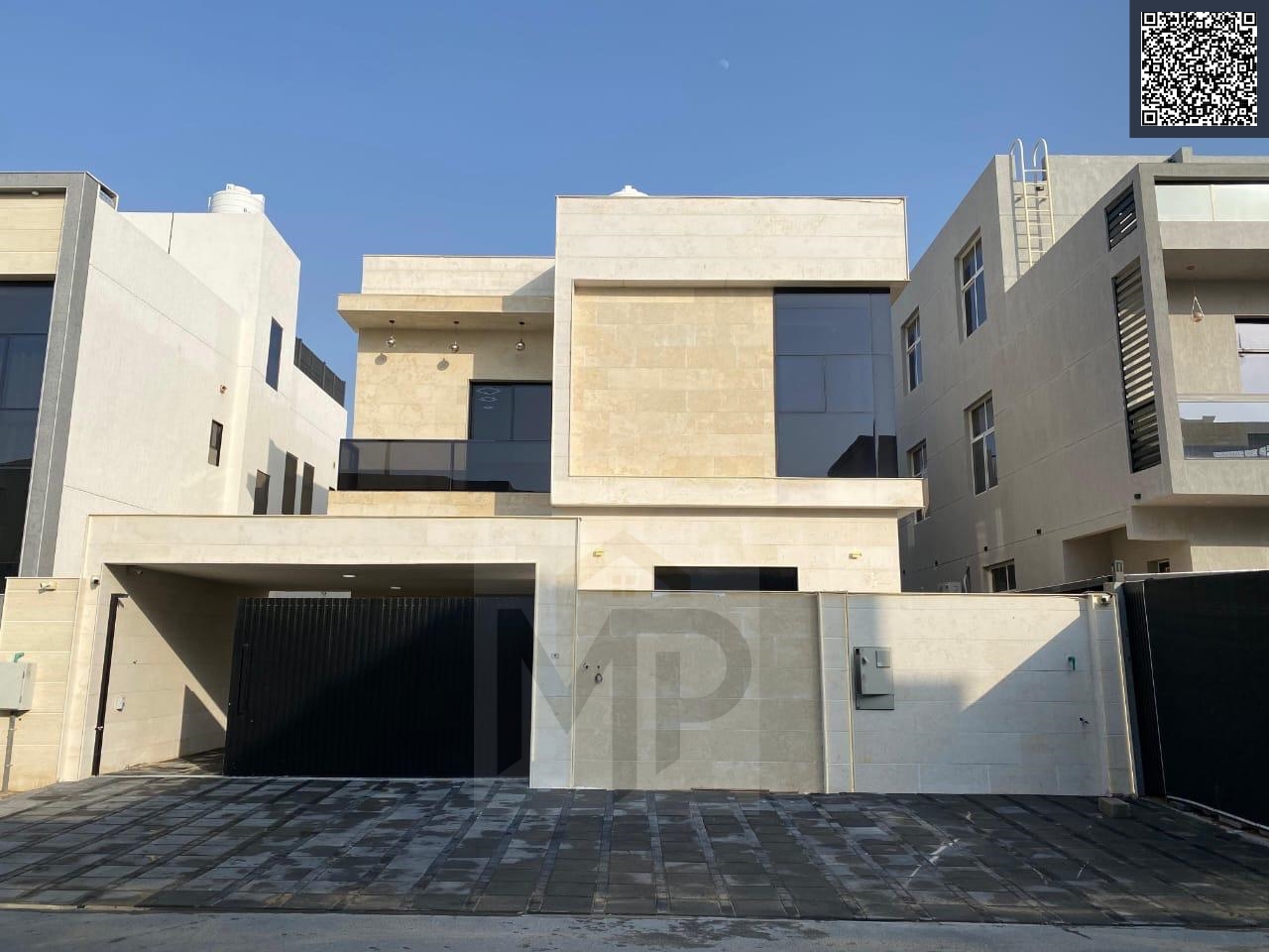 Villa in Al Yasmin area, main street, 5 rooms with a very large roof