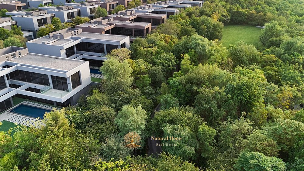 When the forest becomes your backyard, a luxurious six-bedroom villa on a single path combines the tranquility of breathtaking nature with the moderni