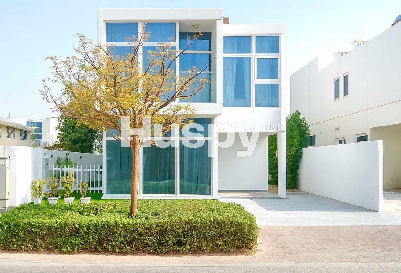 Pool Backing | Stand Alone Villa | Single Row