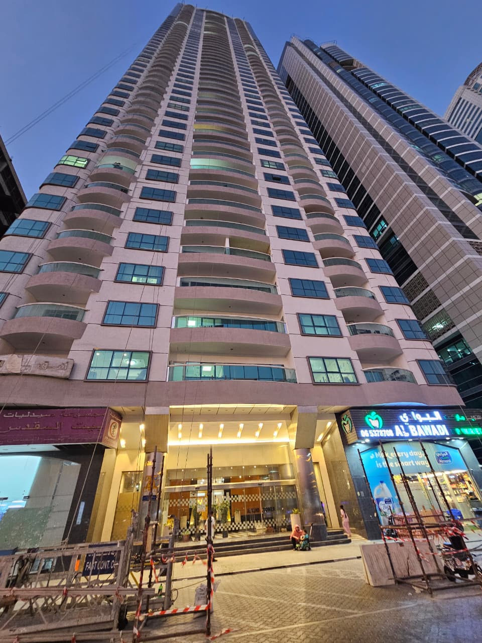 For Sale Distinctive Apartment in Al Rand Tower – Side Lake View